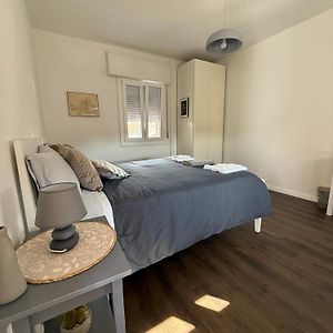 Camera grande con letto king size